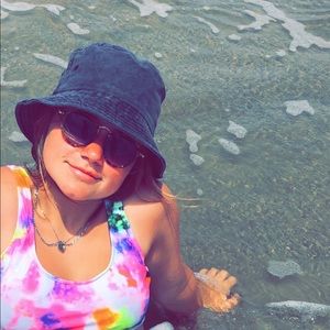 Meet your Posher, Rheya